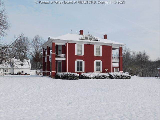 221 Walnut Street, Buffalo, WV 25033