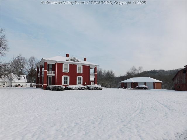 221 Walnut Street, Buffalo, WV 25033