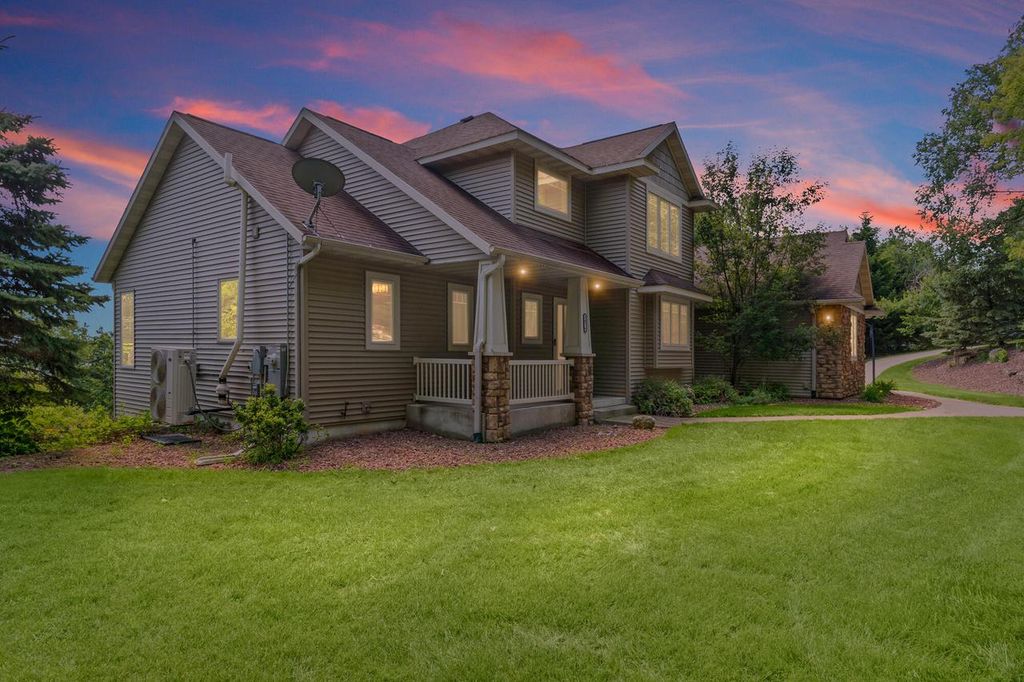 N5076 Wildflower LANE, West Salem, WI 54669