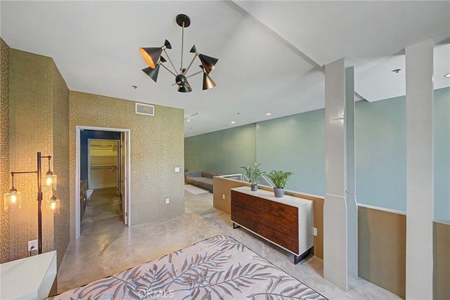 11500 Tennessee 103, Los Angeles, CA 90064