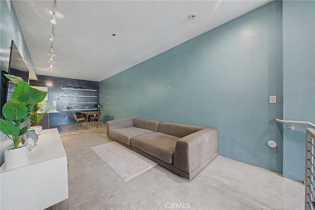 11500 Tennessee 103, Los Angeles, CA 90064
