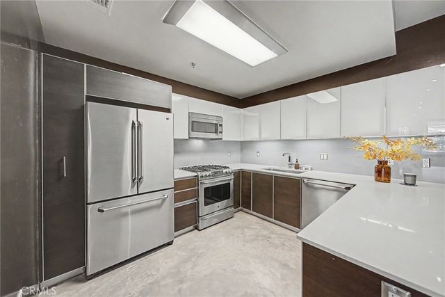 11500 Tennessee 103, Los Angeles, CA 90064