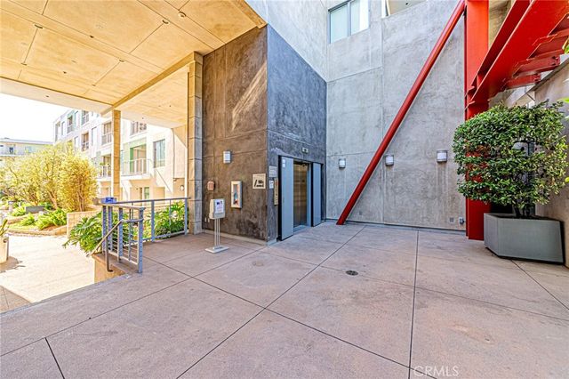 11500 Tennessee 103, Los Angeles, CA 90064
