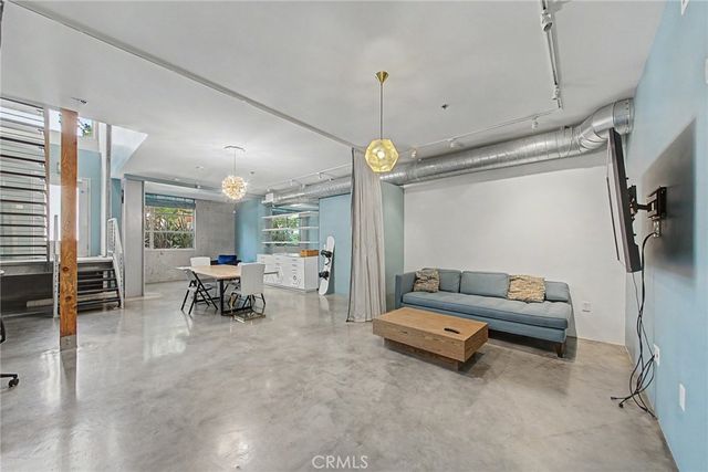 11500 Tennessee 103, Los Angeles, CA 90064