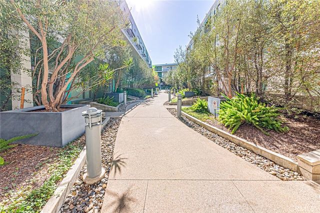 11500 Tennessee 103, Los Angeles, CA 90064