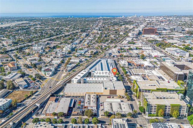 11500 Tennessee 103, Los Angeles, CA 90064