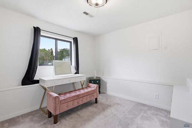 1621 COPPERFIELD DR, Rapid City, SD 57703