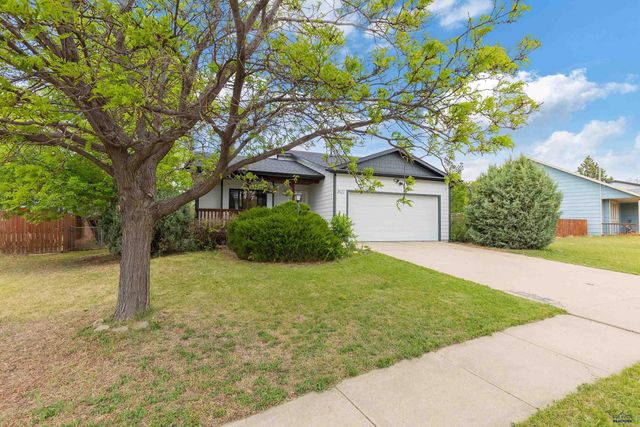 1621 COPPERFIELD DR, Rapid City, SD 57703
