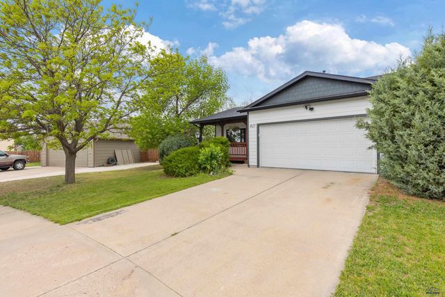 1621 COPPERFIELD DR, Rapid City, SD 57703