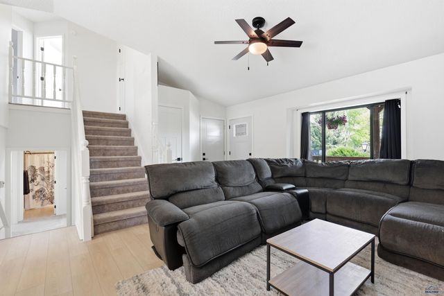 1621 COPPERFIELD DR, Rapid City, SD 57703