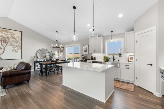 2449 Phoenix Road SW, Rochester, MN 55902