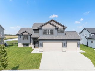2449 Phoenix Road SW, Rochester, MN 55902