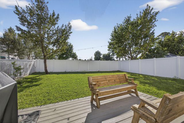 6017 Pine Tree Way, Riviera Beach, FL 33410