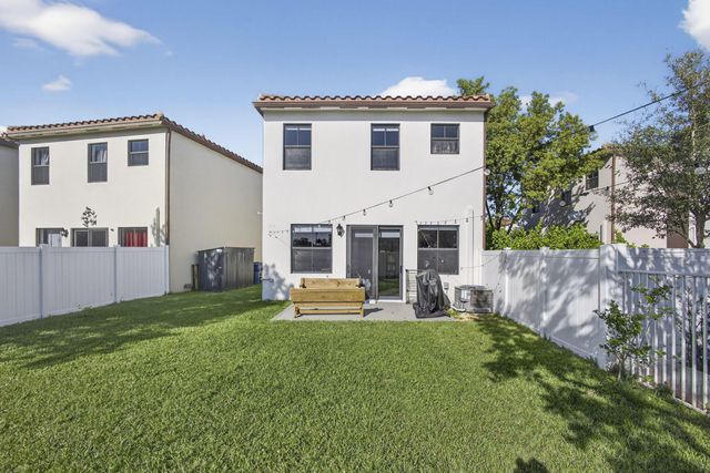 6017 Pine Tree Way, Riviera Beach, FL 33410