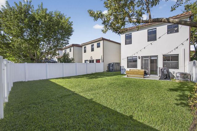 6017 Pine Tree Way, Riviera Beach, FL 33410