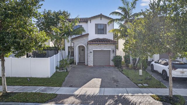 6017 Pine Tree Way, Riviera Beach, FL 33410