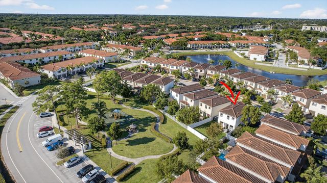 6017 Pine Tree Way, Riviera Beach, FL 33410