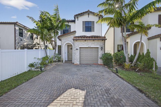 6017 Pine Tree Way, Riviera Beach, FL 33410