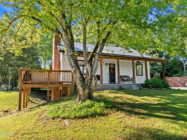 2059 Upper Middle Creek Road, Sevierville, TN 37876