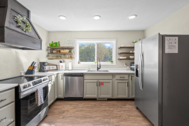 2059 Upper Middle Creek Road, Sevierville, TN 37876