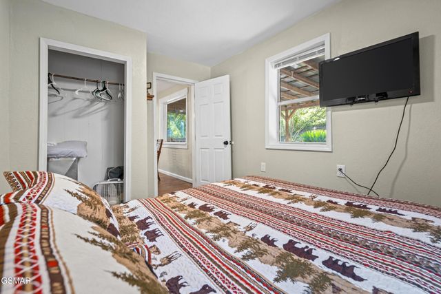 2059 Upper Middle Creek Road, Sevierville, TN 37876