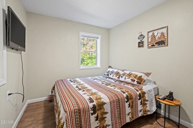 2059 Upper Middle Creek Road, Sevierville, TN 37876
