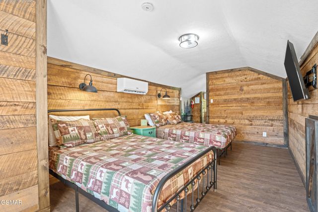 2059 Upper Middle Creek Road, Sevierville, TN 37876