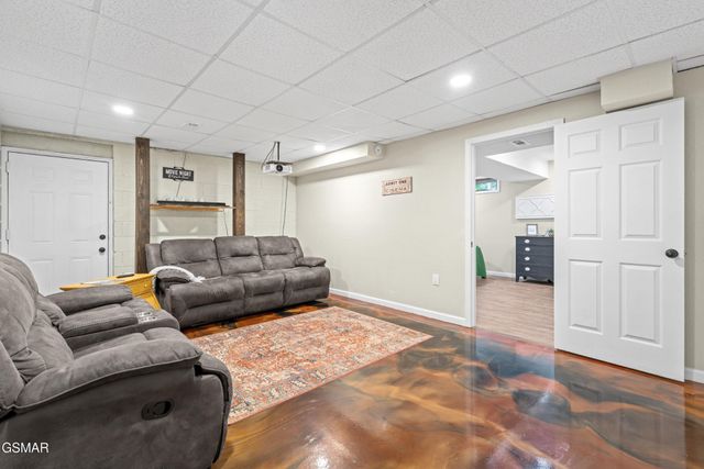 2059 Upper Middle Creek Road, Sevierville, TN 37876