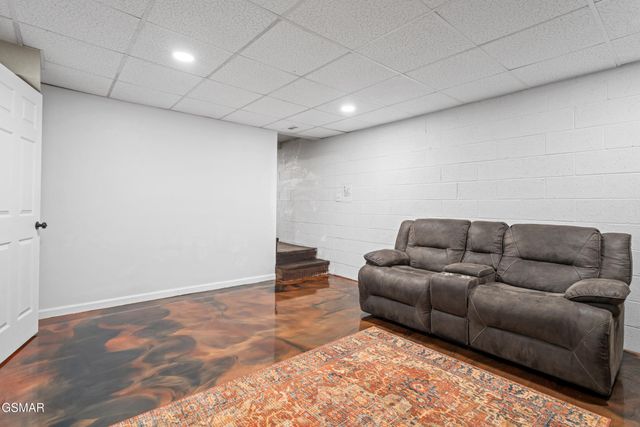 2059 Upper Middle Creek Road, Sevierville, TN 37876