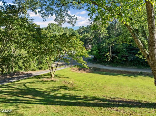 2059 Upper Middle Creek Road, Sevierville, TN 37876