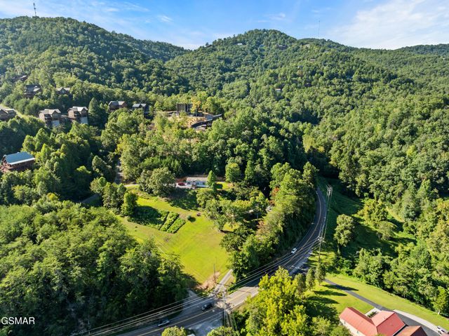 2059 Upper Middle Creek Road, Sevierville, TN 37876