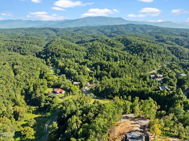 2059 Upper Middle Creek Road, Sevierville, TN 37876
