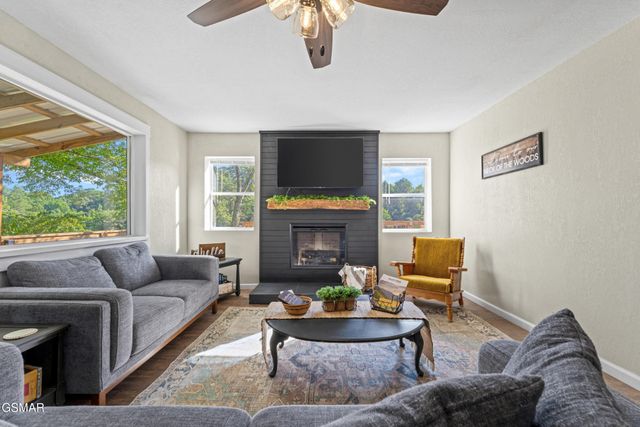 2059 Upper Middle Creek Road, Sevierville, TN 37876