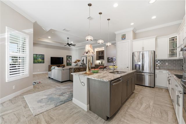 6069 Graysen Square, Vero Beach, FL 32967