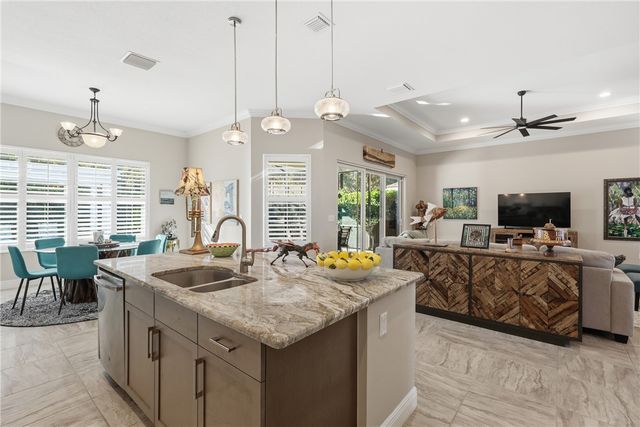 6069 Graysen Square, Vero Beach, FL 32967