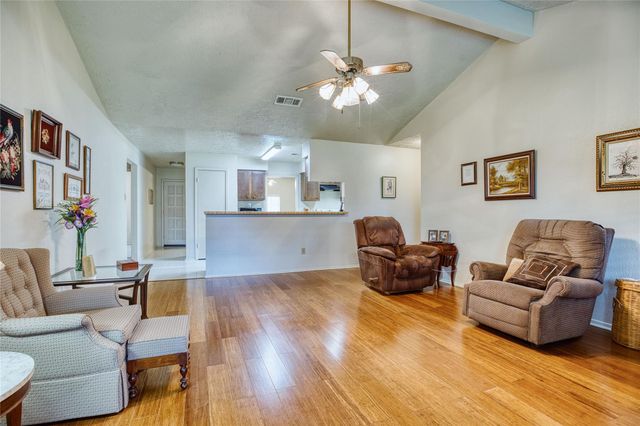 6204 Creekside Ln, League City, TX 77573