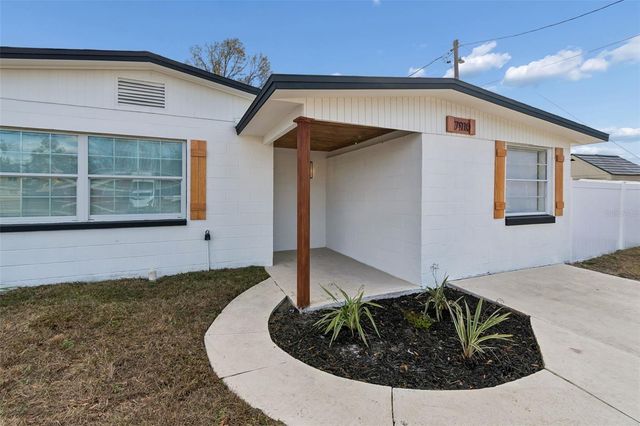 7910 W POWHATAN AVENUE, Tampa, FL 33615