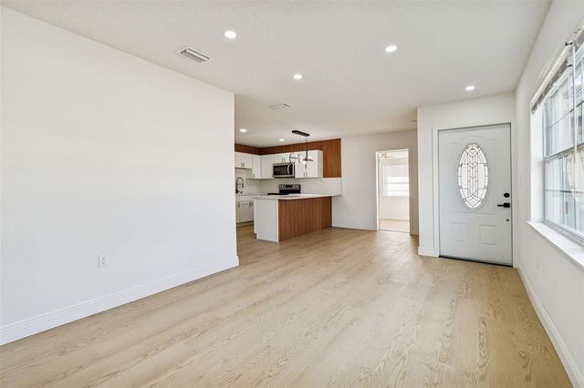 7910 W POWHATAN AVENUE, Tampa, FL 33615