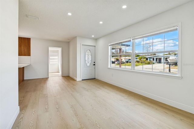 7910 W POWHATAN AVENUE, Tampa, FL 33615