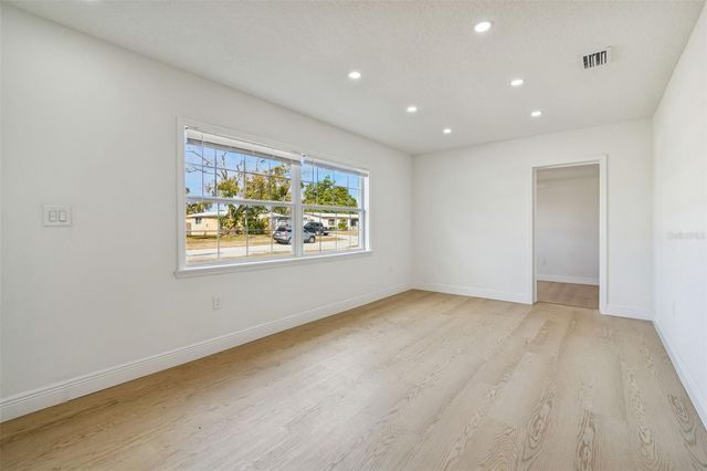 7910 W POWHATAN AVENUE, Tampa, FL 33615