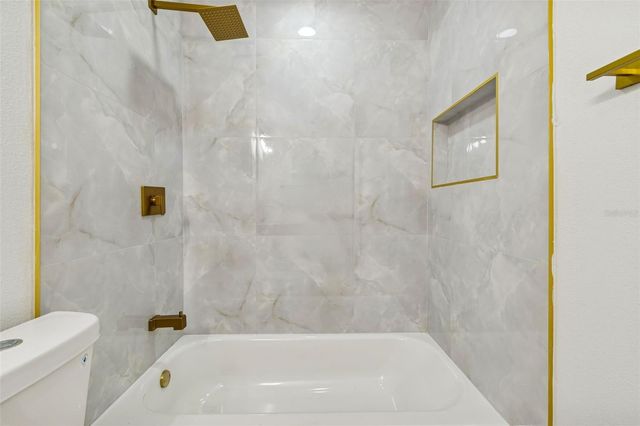 7910 W POWHATAN AVENUE, Tampa, FL 33615