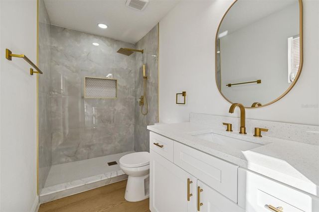 7910 W POWHATAN AVENUE, Tampa, FL 33615