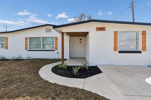 7910 W POWHATAN AVENUE, Tampa, FL 33615