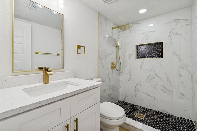 7910 W POWHATAN AVENUE, Tampa, FL 33615