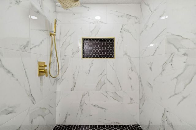 7910 W POWHATAN AVENUE, Tampa, FL 33615