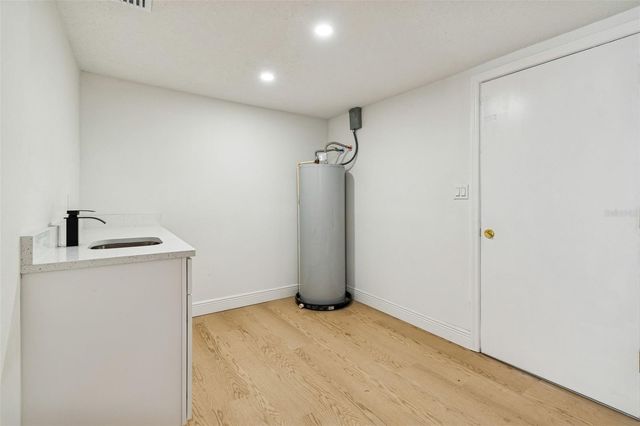 7910 W POWHATAN AVENUE, Tampa, FL 33615