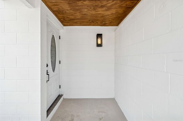 7910 W POWHATAN AVENUE, Tampa, FL 33615