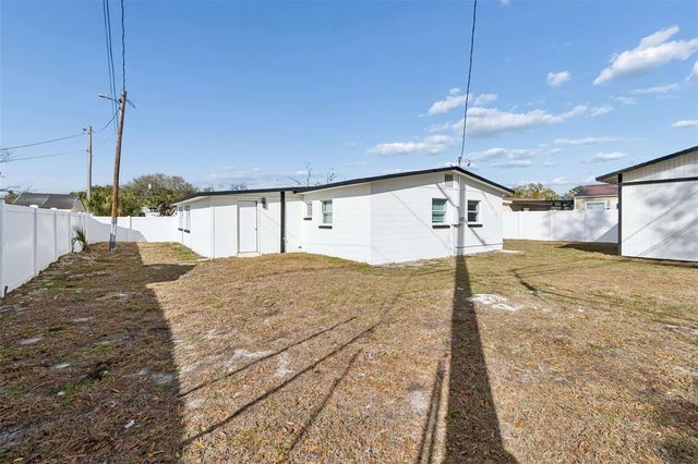 7910 W POWHATAN AVENUE, Tampa, FL 33615