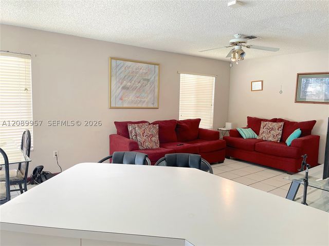 8851 SW 9th Ct, Pembroke Pines, FL 33025