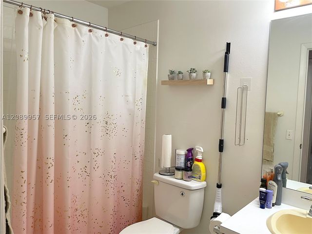 8851 SW 9th Ct, Pembroke Pines, FL 33025